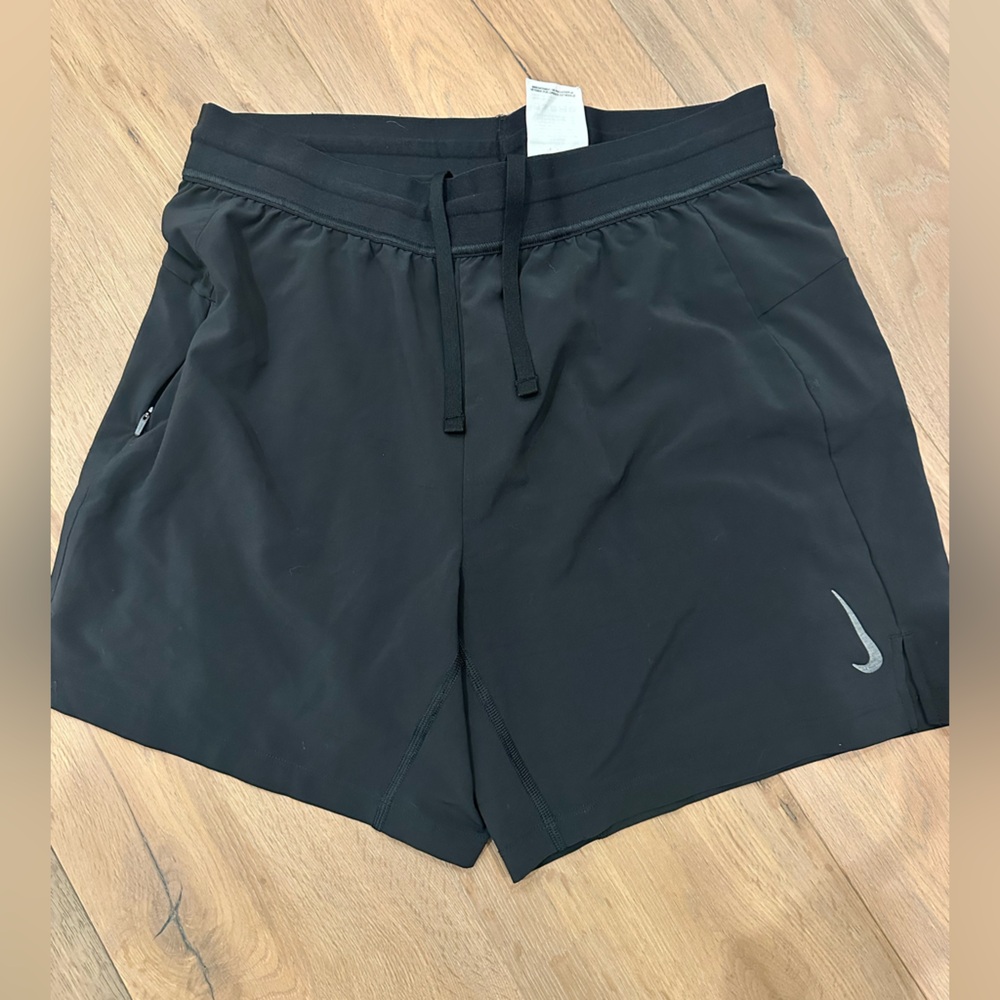 Nike Men's Black Athletic Shorts w. Lining